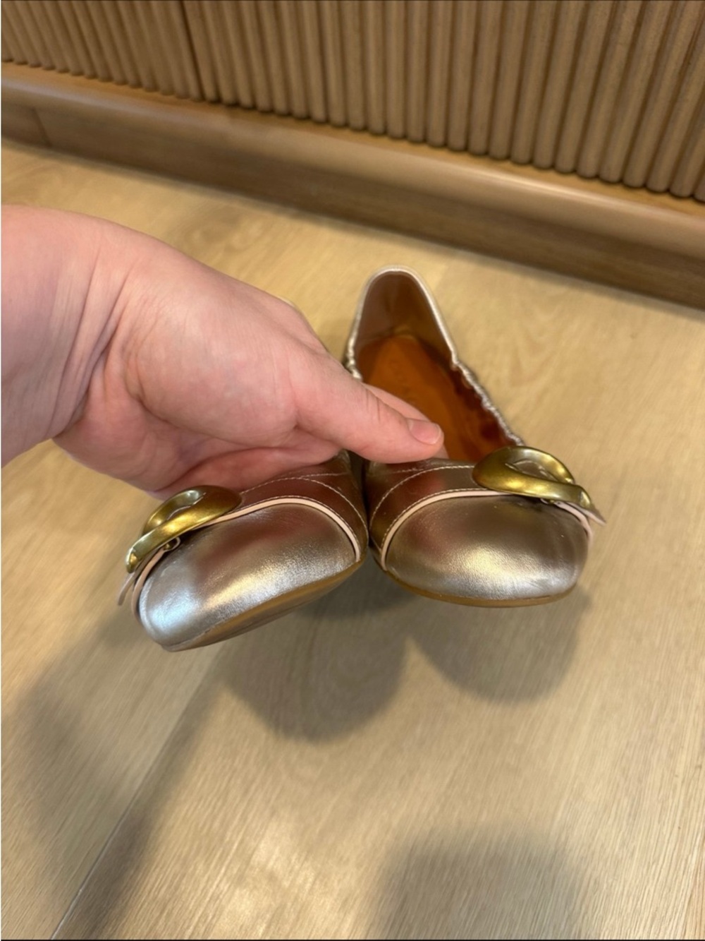 COACH STANTON BUCKLE
FLAT - CHAMPAGNE size 10 Metallic Gold Leather Ballet Flats - Picture 5 of 9